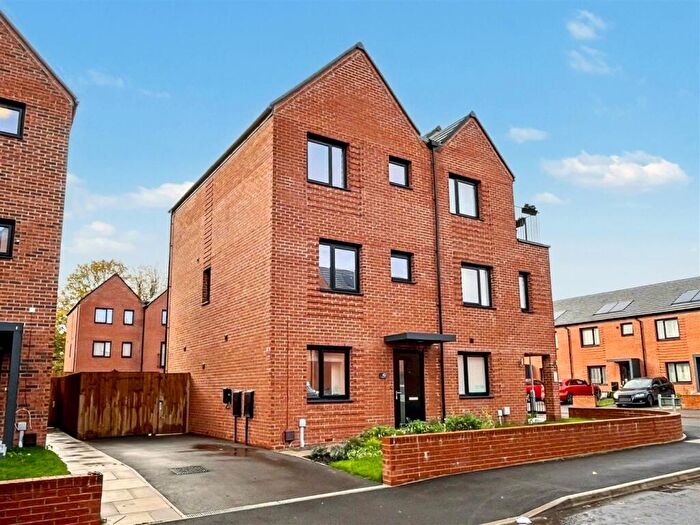 3 Bedroom Town House To Rent In Stage Street, Manchester, M23