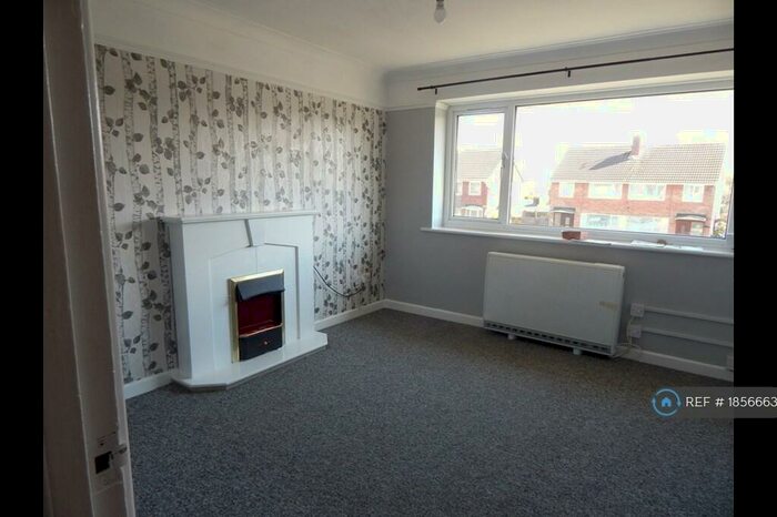 2 Bedroom Flat To Rent In Brewers Lane, Gosport, PO13