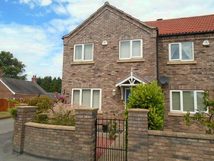 3 Bedroom End Of Terrace House For Sale In The Acorns, Gilberdyke, Brough, East Yorkshire, HU15