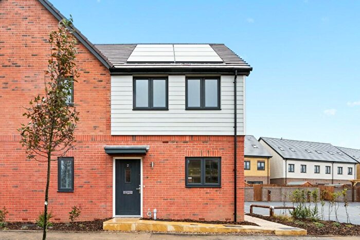 3 Bedroom End Of Terrace House To Rent In Lakenvelder Way, Milton Keynes, Buckinghamshire, MK8