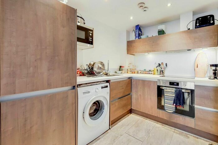 2 Bedroom Flat To Rent In Marlborough Road, Woolwich, London, SE18