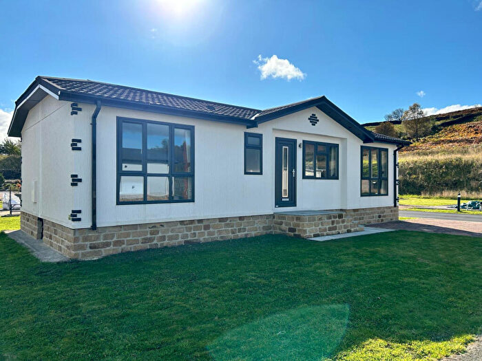 2 Bedroom Park Home For Sale In Salterforth, Lancashire, BB18