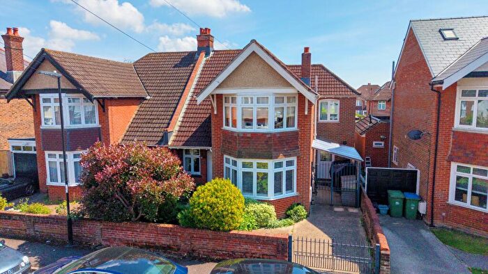 4 Bedroom Semi-Detached House For Sale In Upper Shirley, Southampton, SO15