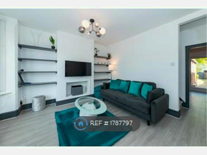 2 Bedroom Terraced House To Rent In Gosbrook Road, Reading, RG4