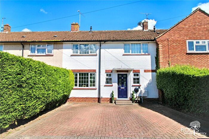 3 Bedroom Terraced House For Sale In Hill Close, Newbury, Berkshire, RG14
