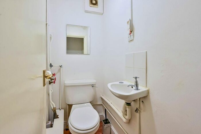 Studio To Rent In Hackney Road, Hackney, London, E2 - Photo 3