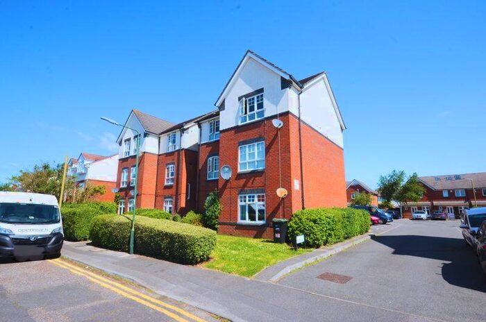 2 Bedroom Flat To Rent In Malmesbury Park Road, Bournemouth, BH8