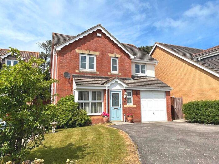 4 Bedroom Detached House For Sale In Osborne Heights, East Cowes, PO32