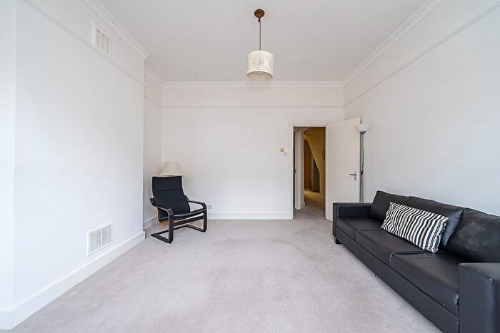 2 Bedroom Flat For Sale In Croxley Road, London, W9