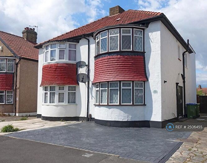 3 Bedroom Semi-Detached House To Rent In Charmouth Road, London, DA16