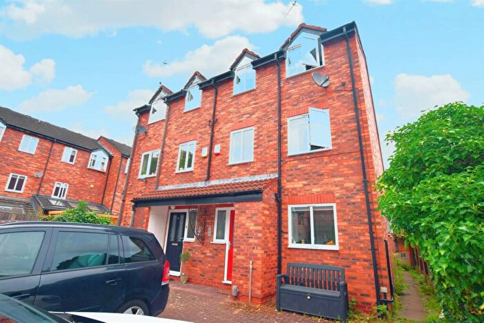 1 Bedroom End Of Terrace House To Rent In Adamson Gardens, Manchester, M20
