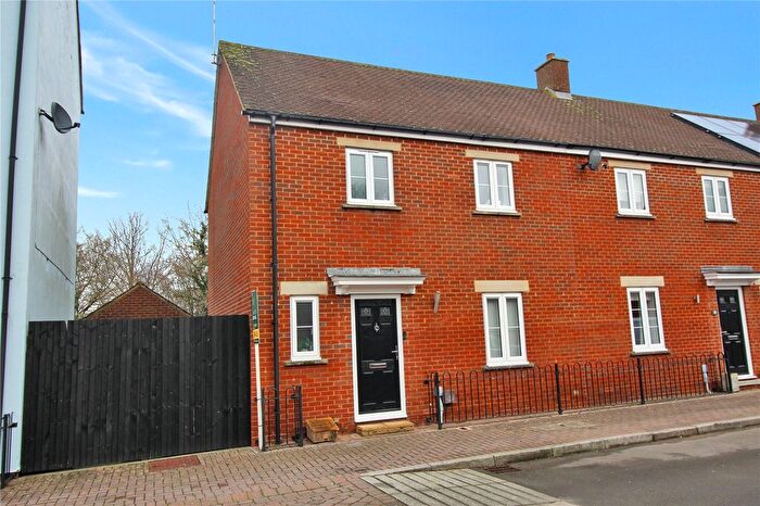 3 Bedroom End Of Terrace House For Sale In Dunvant Road, Swindon, Wiltshire, SN25
