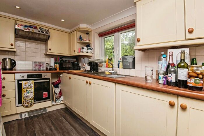 1 Bedroom Detached House For Sale In Village Way, Aylesbeare, Exeter, EX5