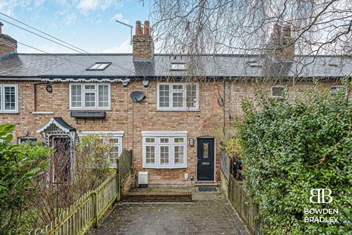 2 Bedroom Property For Sale In Lambourne Square, Lambourne End, RM4