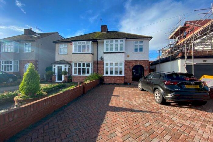 3 Bedroom Semi-Detached House To Rent In Mountview Road, Orpington, BR6