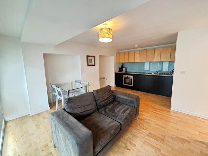 1 Bedroom Flat To Rent In The Avenue, Leeds, West Yorkshire, LS9