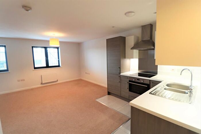 1 Bedroom Studio To Rent In Hemingford Court Gartlet Road, Watford, WD17