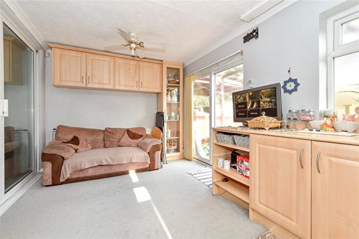 4 Bedroom Semi-detached House For Sale In Chadwell Heath Lane, Chadwell Heath, Essex, RM6