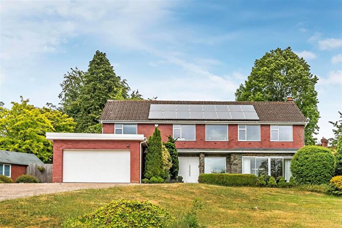 5 Bedroom Detached House For Sale In Wynnstow Park, Oxted, RH8