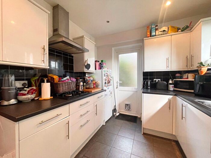 3 Bedroom Semi-Detached House For Sale In Bushfield Crescent, Edgware, HA8