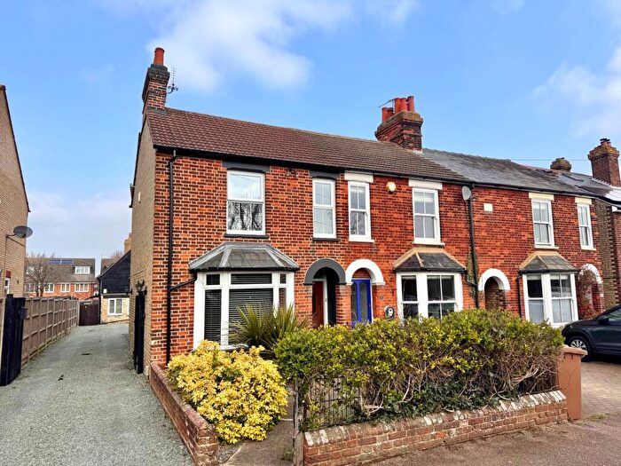 4 Bedroom Semi-Detached House For Sale In Bygrave Road, Baldock, SG7