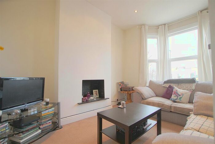2 Bedroom Flat To Rent In South Ealing Road, London, W5