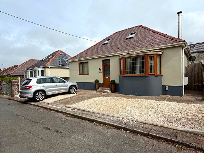 4 Bedroom Bungalow For Sale In Priory Lodge Drive, Milford Haven, Pembrokeshire, SA73