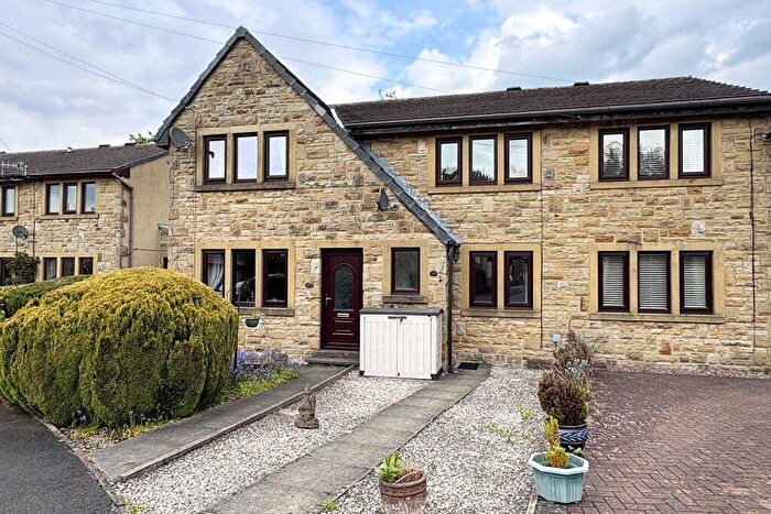 2 Bedroom Terraced House For Sale In The Close, Skipton, BD23