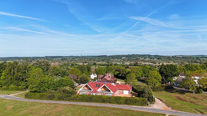 4 Bedroom Detached House For Sale In The Common, Woodgreen, Fordingbridge, SP6