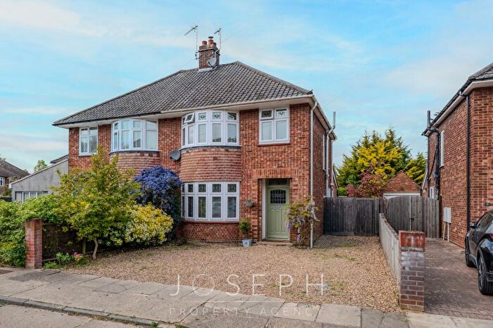 3 Bedroom Semi-Detached House For Sale In Dorset Close, Ipswich, IP4