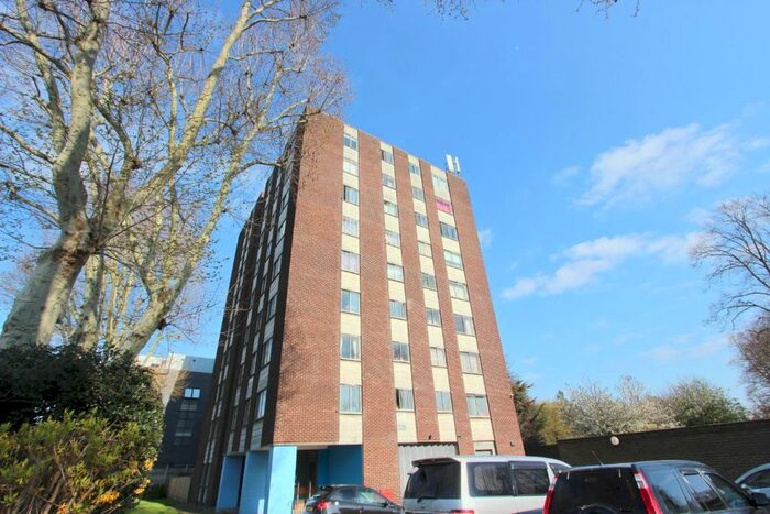 2 Bedroom Flat To Rent In Tenbury Close, London, E7
