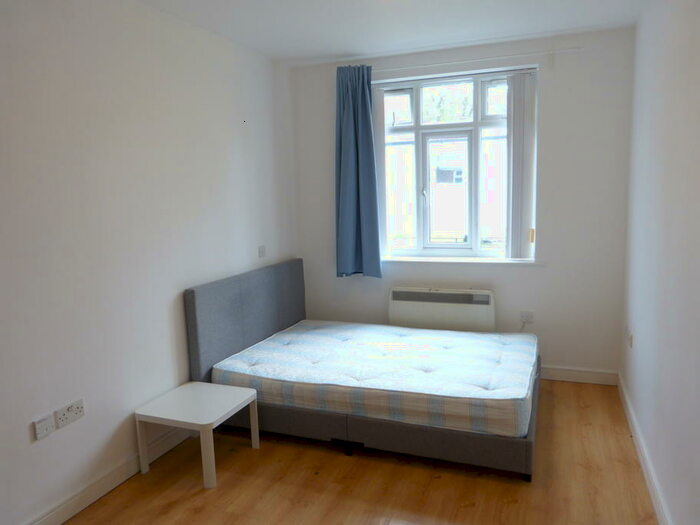 Studio To Rent In Neeld Crescent, London, NW4