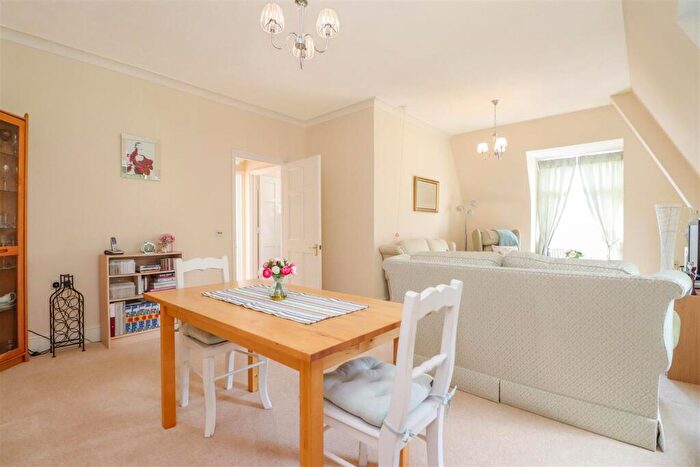 2 Bedroom Retirement Property For Sale In Guildford Road, Horsham, RH12