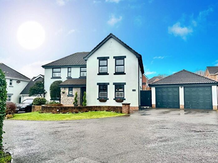 4 Bedroom Detached House For Sale In Smithy's Court, Bridgend, CF31