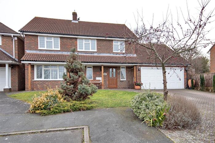 4 Bedroom Detached House For Sale In The Old Yews, Longfield, Kent, DA3