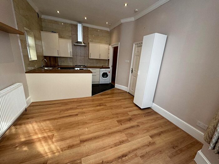 1 Bedroom Flat To Rent In Elgin Road, Seven Kings, Ilford, London, IG3