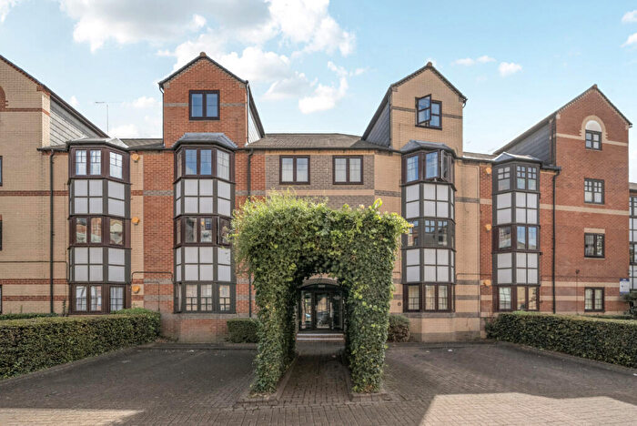 1 Bedroom Apartment For Sale In Maltings Place, Reading, Berkshire, RG1