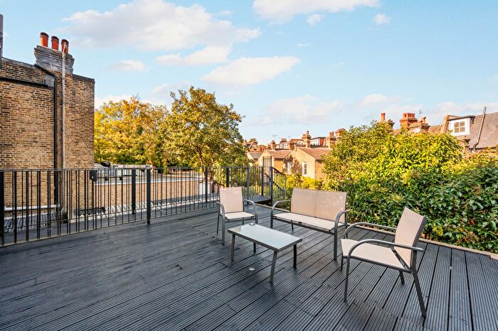 2 Bedroom Flat To Rent In Leopold Road, London, SW19