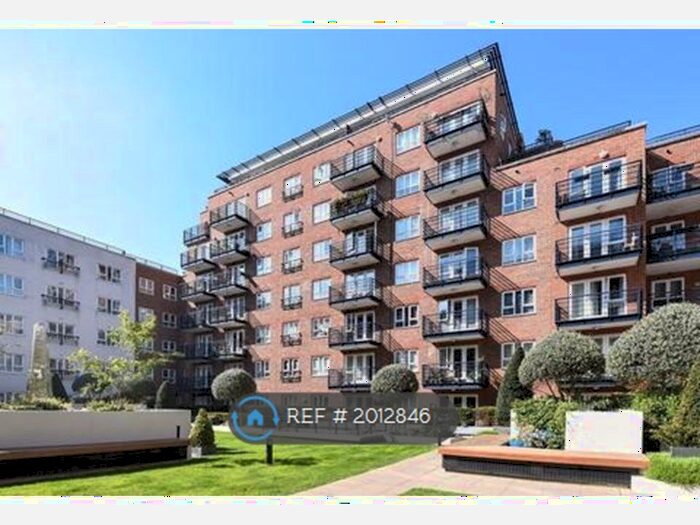 2 Bedroom Flat To Rent In Royal Quarter, Kingston Upon Thames, KT2