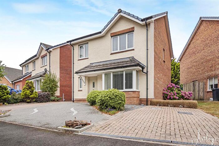 3 Bedroom Detached House For Sale In Tennant Grove, Neath, SA10