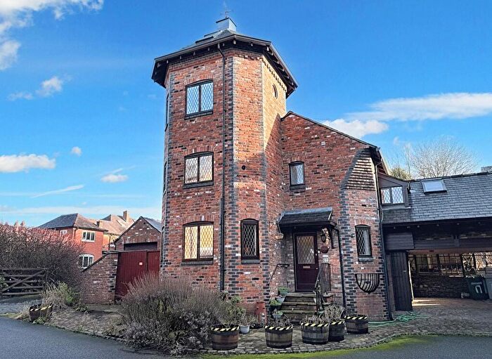 4 Bedroom Link Detached House For Sale In Roan House Way, Macclesfield, SK11