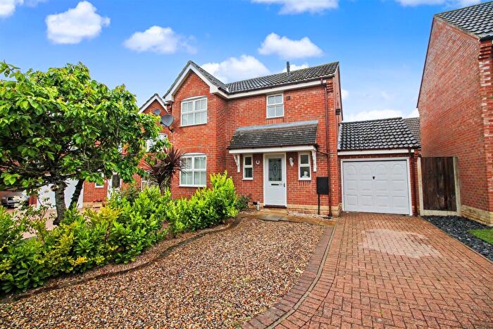 3 Bedroom Detached House For Sale In Columbine Road, Horsford, Norwich, NR10