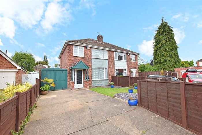 3 Bedroom Semi Detached House For Sale In Greenway, Waltham, Grimsby, DN37