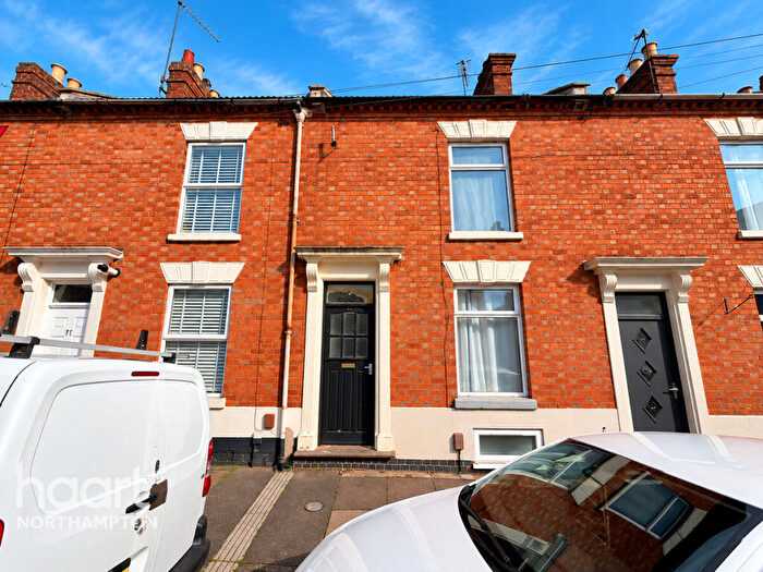 4 Bedroom Terraced House For Sale In Lower Thrift Street, Northampton, NN1