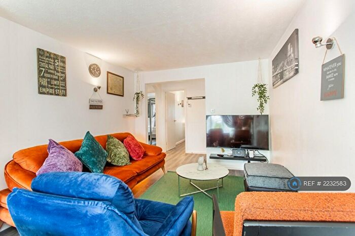 2 Bedroom Flat To Rent In Crystal Way, Redbridge, RM8