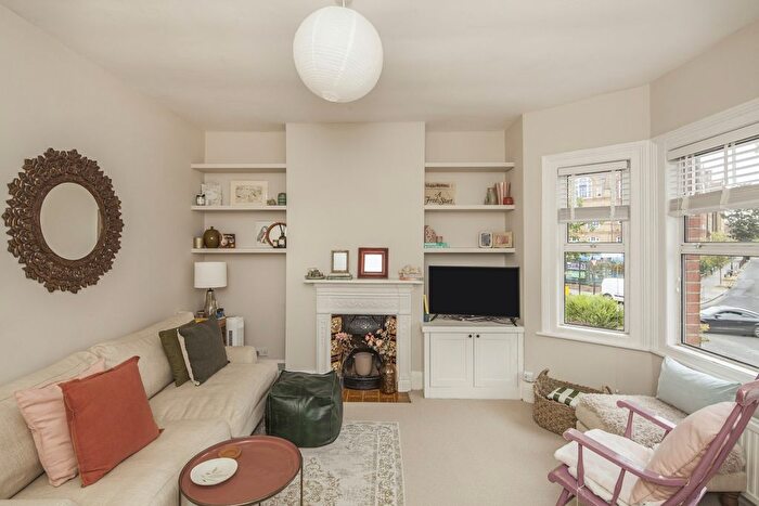 1 Bedroom Flat To Rent In Gipsy Road, London, SE27