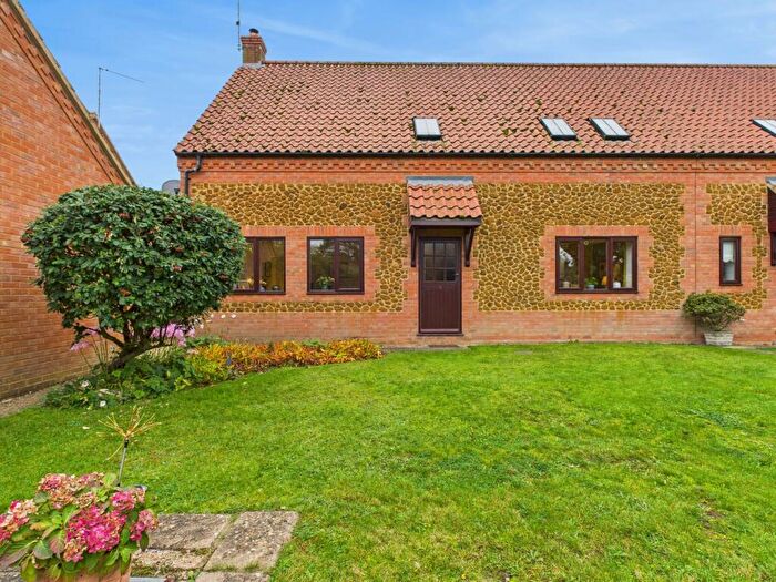 4 Bedroom Semi-Detached House For Sale In Church Farm Barns, Narborough, King's Lynn, PE32