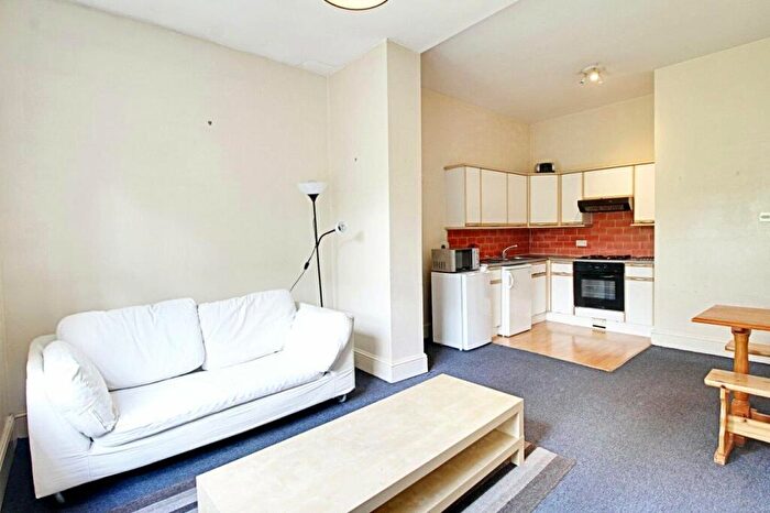 1 Bedroom Apartment To Rent In Camden Road, Holloway, London, N7