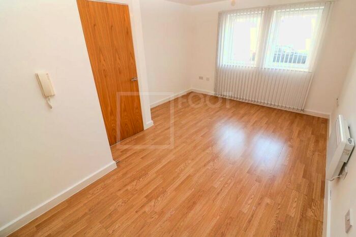 1 Bedroom Apartment To Rent In Lunar Apartments, Otley Road, Bradford, BD3