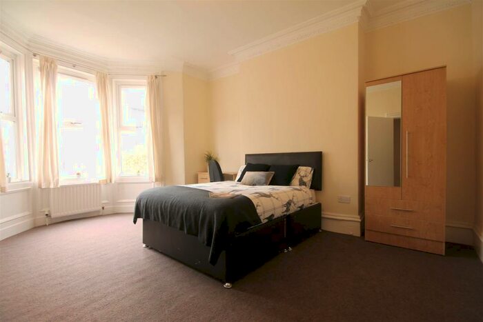 2 Bedroom Flat To Rent In Grosvenor Place, Jesmond, NE2